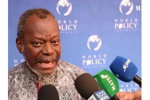 Me Robert Dossou : « Le putsch n'est pas une option pour résoudre les crises »