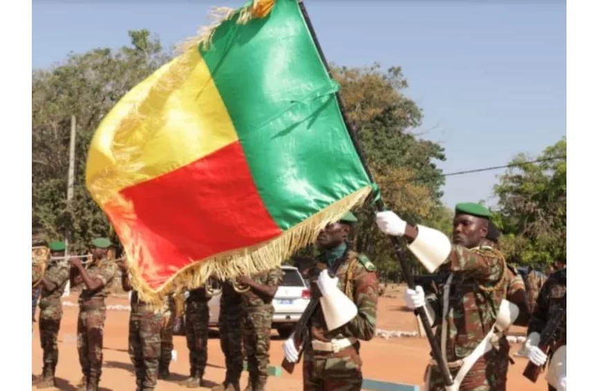 Coup d'Etat déjoué : le général Abou Issa et le colonel Faïzou Gomina libérés des mains des mutins