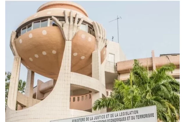 Bénin : le DG du Fagace et son ex-directeur des risques devant la Criet pour une affaire de harcèlement par voie électronique