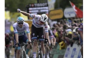 Tour de France 2025 : Tim Merlier remporte la 3è étape, marquée par des chutes, au sprint