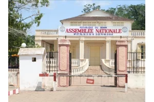 Assemblée nationale : les députés de la 10ᵉ législature invités à retirer leurs attributs 