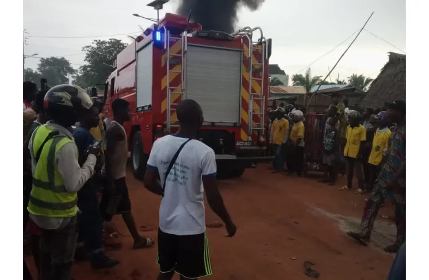 Abomey-Calavi: d'importants dégâts dans l'incendie d'un entrepôt d'essence frelatée hier