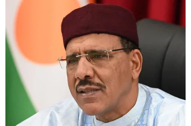 Mohamed Bazoum : la chargée d'affaires de l'UE au Niger convoquée après la résolution « exigeant » la libération de l'ancien président 