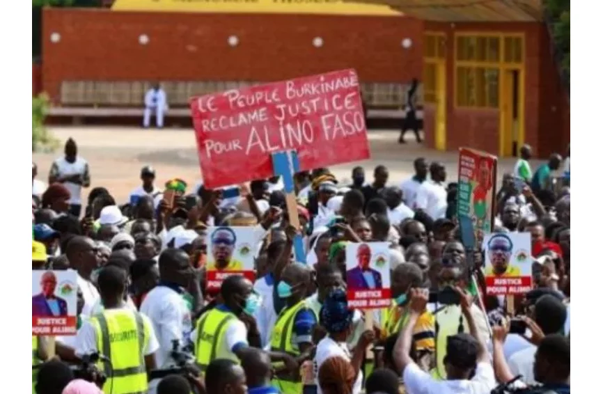 A Ouagadougou, des manifestants réclament justice pour l'influenceur Alino Faso décédé en prison à Abidjan