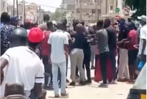 Fait divers : il tabasse son beau-père et sa maîtresse après les avoir surpris dans le lit conjugal de sa mère