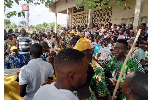 UP-R à Lalo, le coup de maître du député Adomahou, accueilli par une marée humaine hier