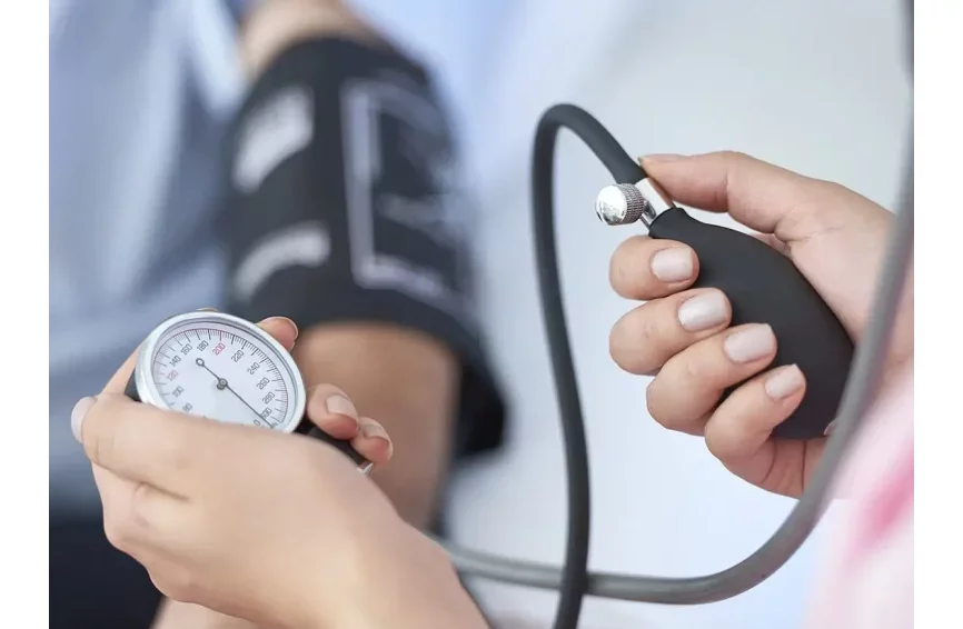 Hypertension artérielle : voici les aliments à éviter pour protéger votre cœur 