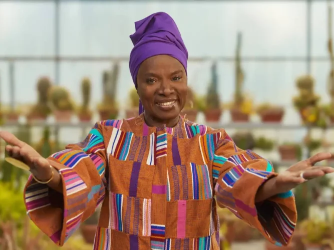 Showbiz : « La colère m'épuise », Angélique Kidjo dévoile l'émotion qu'elle évite le plus