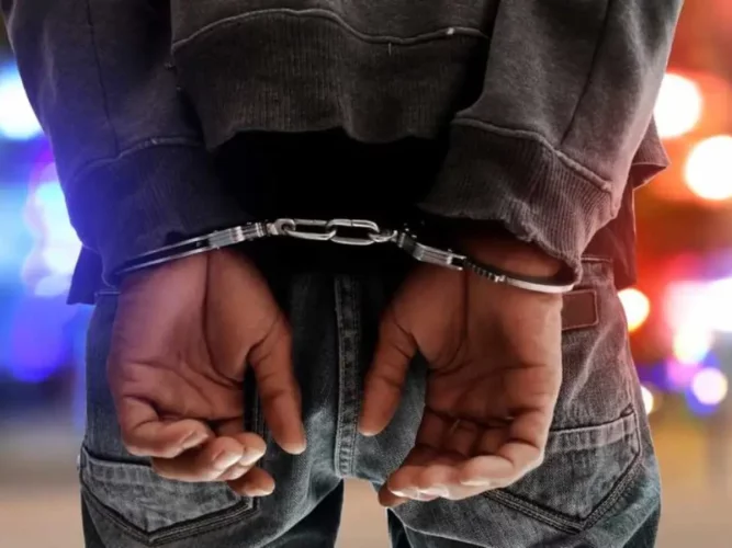 Côte d'Ivoire : arrestation d'un enfant de 14 ans pour outrage au Président de la République 
