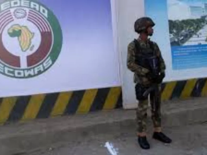 Putsch manqué au Bénin : la CEDEAO maintient son dispositif sécuritaire à Cotonou