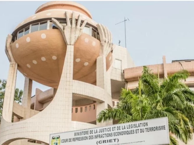 Bénin : le DG du Fagace et son ex-directeur des risques devant la Criet pour une affaire de harcèlement par voie électronique