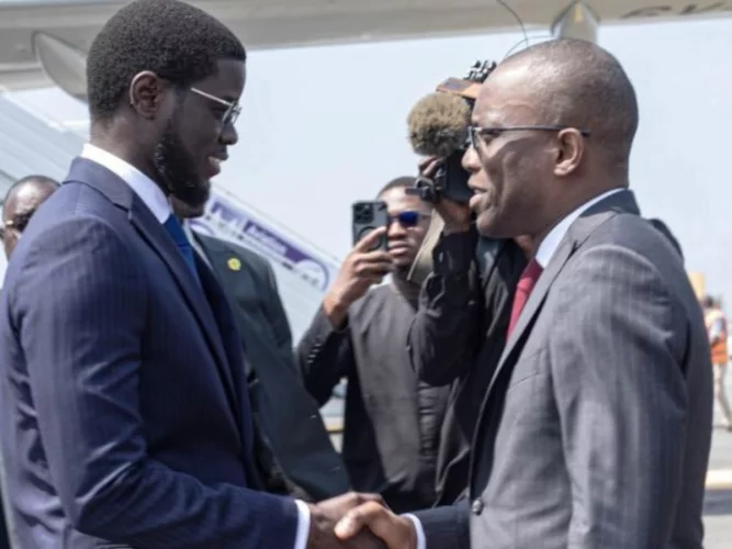 Diplomatie : le président Bassirou Diomaye Faye du Sénégal déjà à Cotonou
