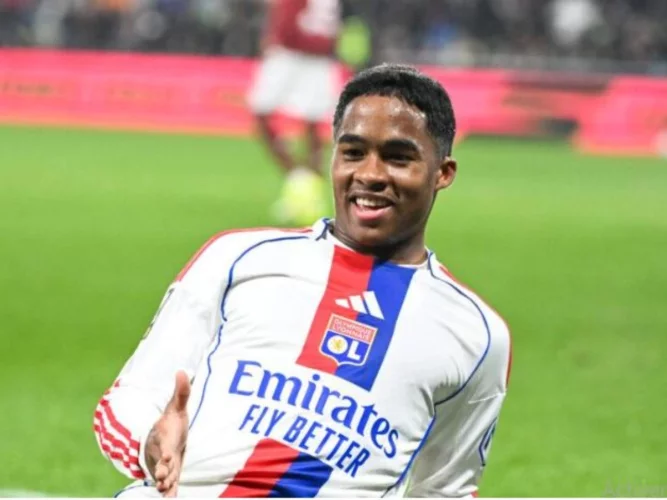 Ligue 1 : auteur d'un triplé, le brésilien Endrick, une recrue idéale pour l'OL