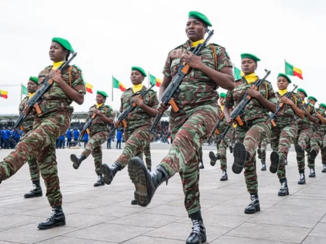 Bénin : plusieurs officiers des forces armées promus au grade supérieur par mérite ou au choix (liste)
