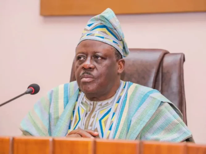 Révision constitutionnelle : Louis Vlavonou défend les nouvelles orientations