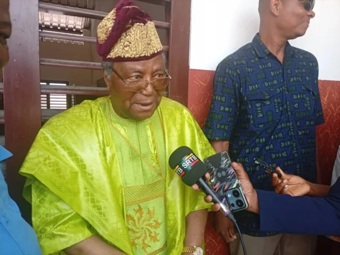  Législatives et communales du dimanche 11 janvier : ce qu'a dit l'ex-président Nicéphore Soglo après son vote 